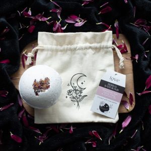 'Love' Herbal Ylang Ylang Bath Bomb - Image 4