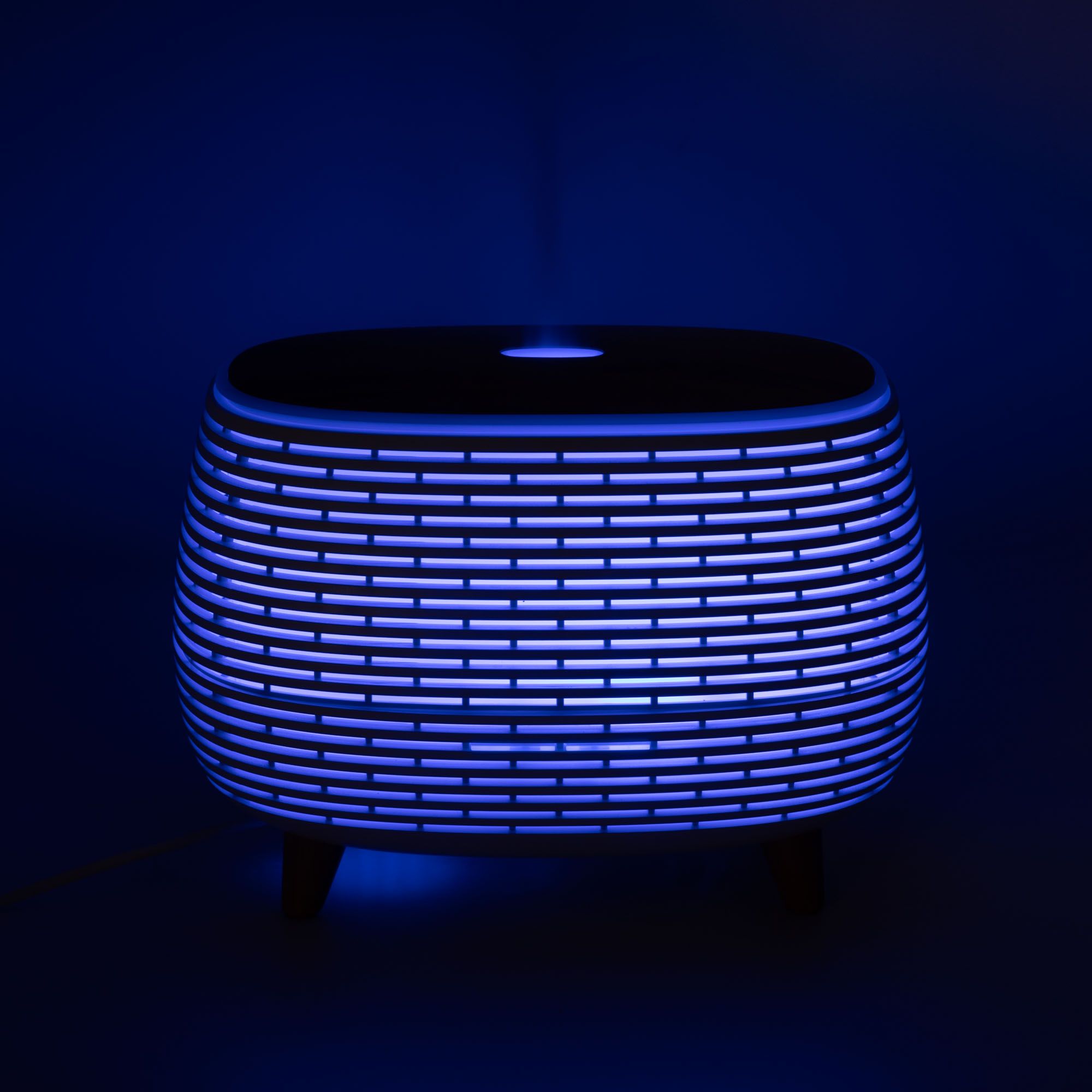 Futuristic Ribbed Aroma Diffuser with Colour-Changing Light - Image 8