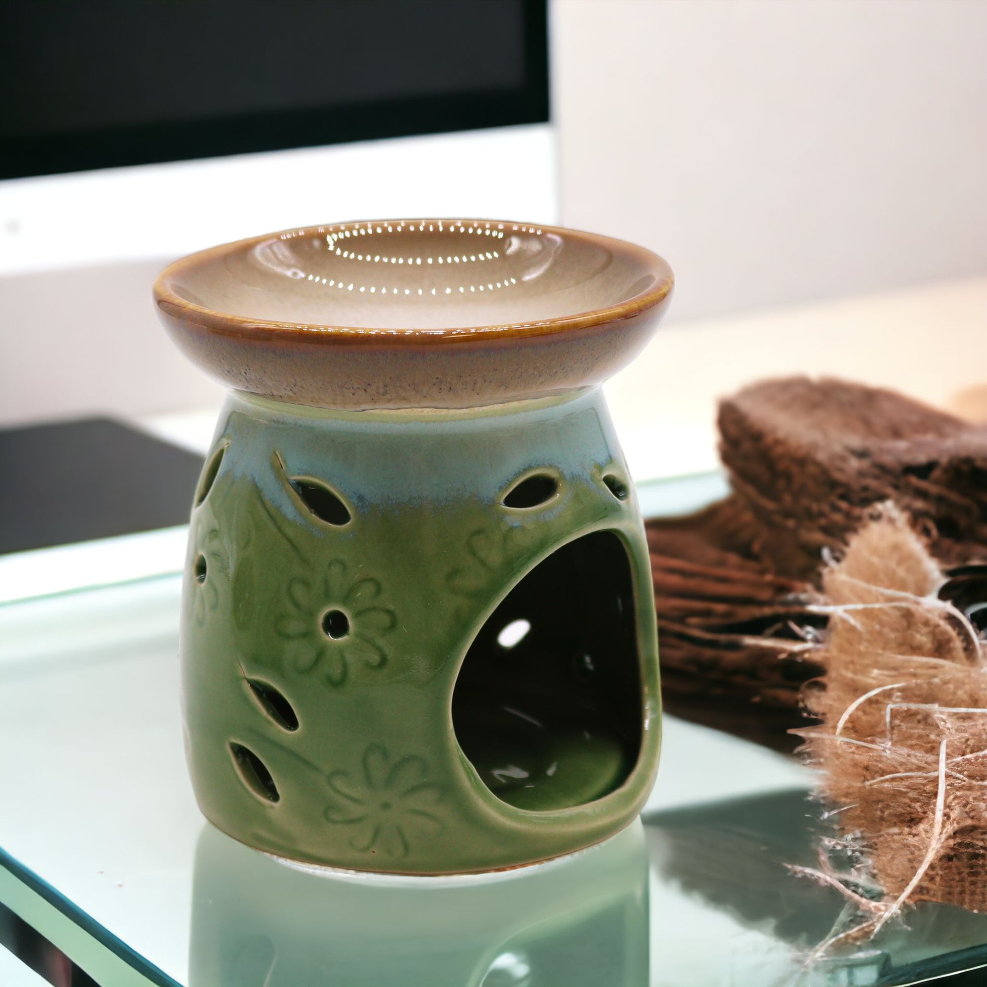 Classic Oil Burner - Assorted Colours - Image 2