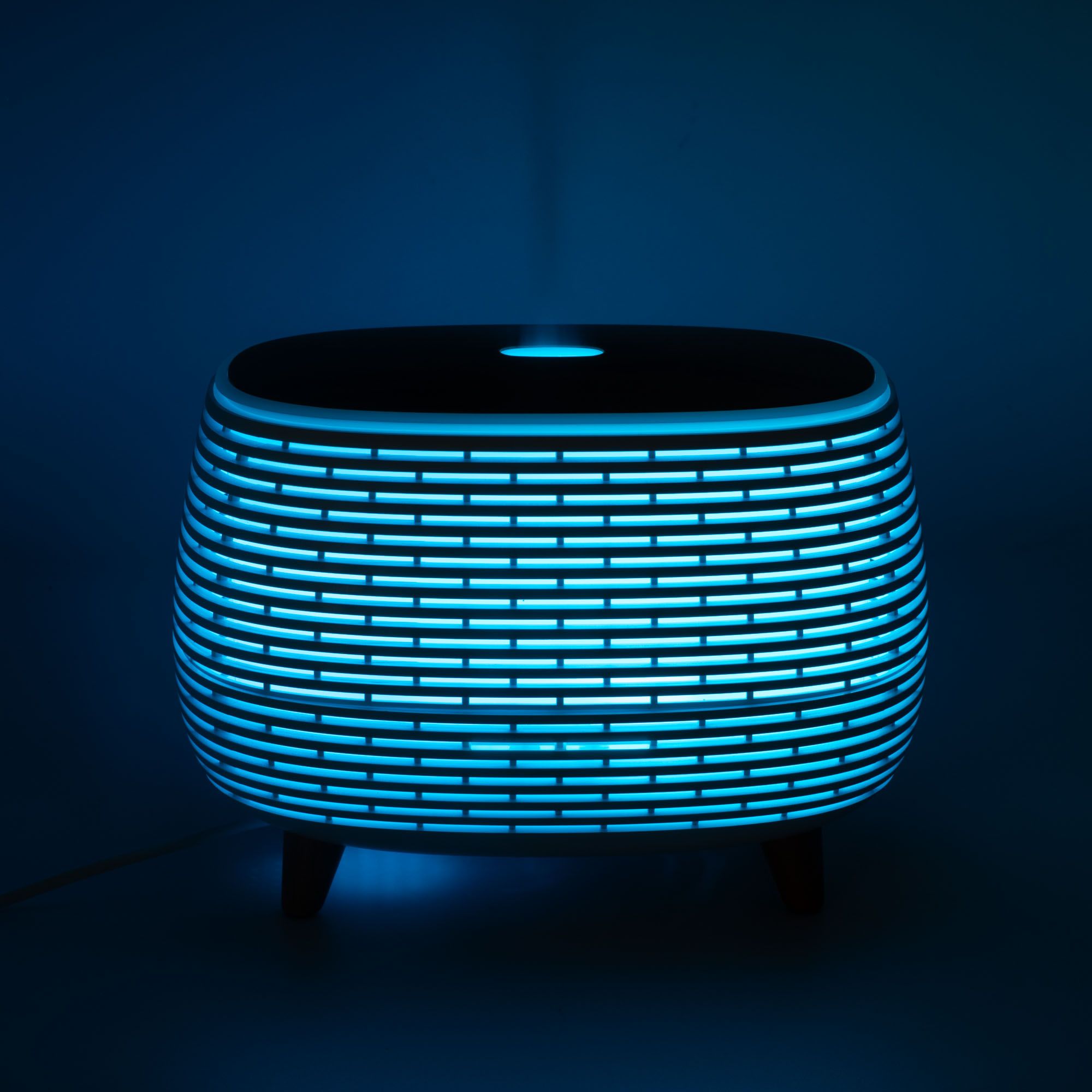 Futuristic Ribbed Aroma Diffuser with Colour-Changing Light - Image 12
