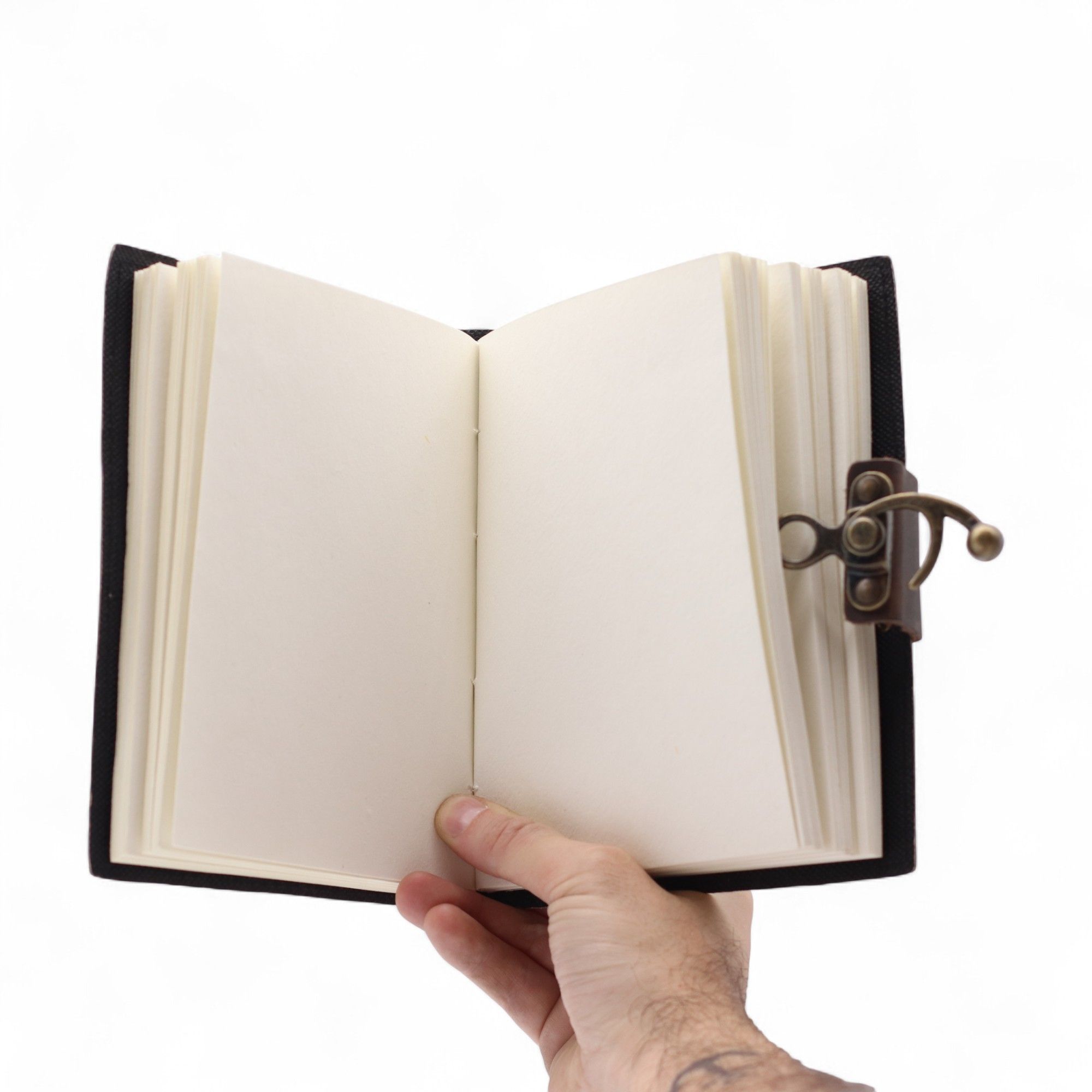 Leather Printed Notebook – Never Give Up On Your Dreams - 17.8×12.7 cm - Image 7